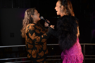 Vídeo! Preta Gil canta com Ivete Sangalo durante show em São Paulo: 'Minha dose de cura'