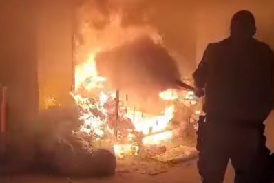 Prédio anexo da Prefeitura do Rio é atingido por incêndio