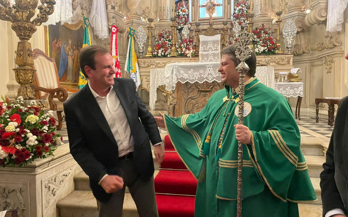 Paes e Cláudio de Castro se reuniram na reabertura da Igreja de Nossa Senhora da Lapa dos Mercadores - Anna Clara Sancho / Agência O Dia