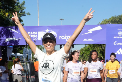 Rafa Kalimann e mais famosos participam da Maratona do Rio