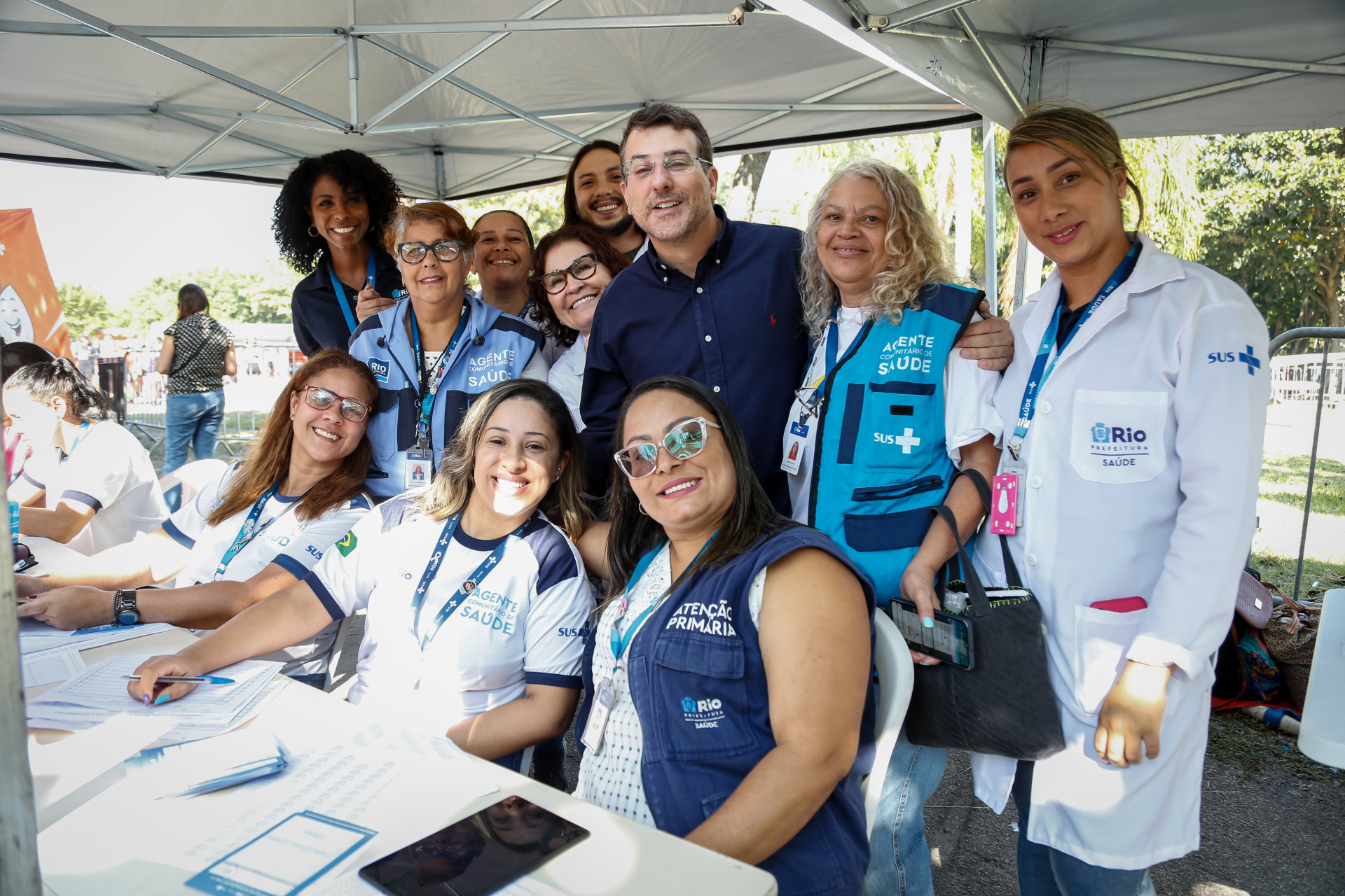 Daniel Soranz esteve no posto de vacina&ccedil;&atilde;o na Marina da Gl&oacute;ria, na linha de chegada da Maratona do Rio - Edu Kapps / SMS