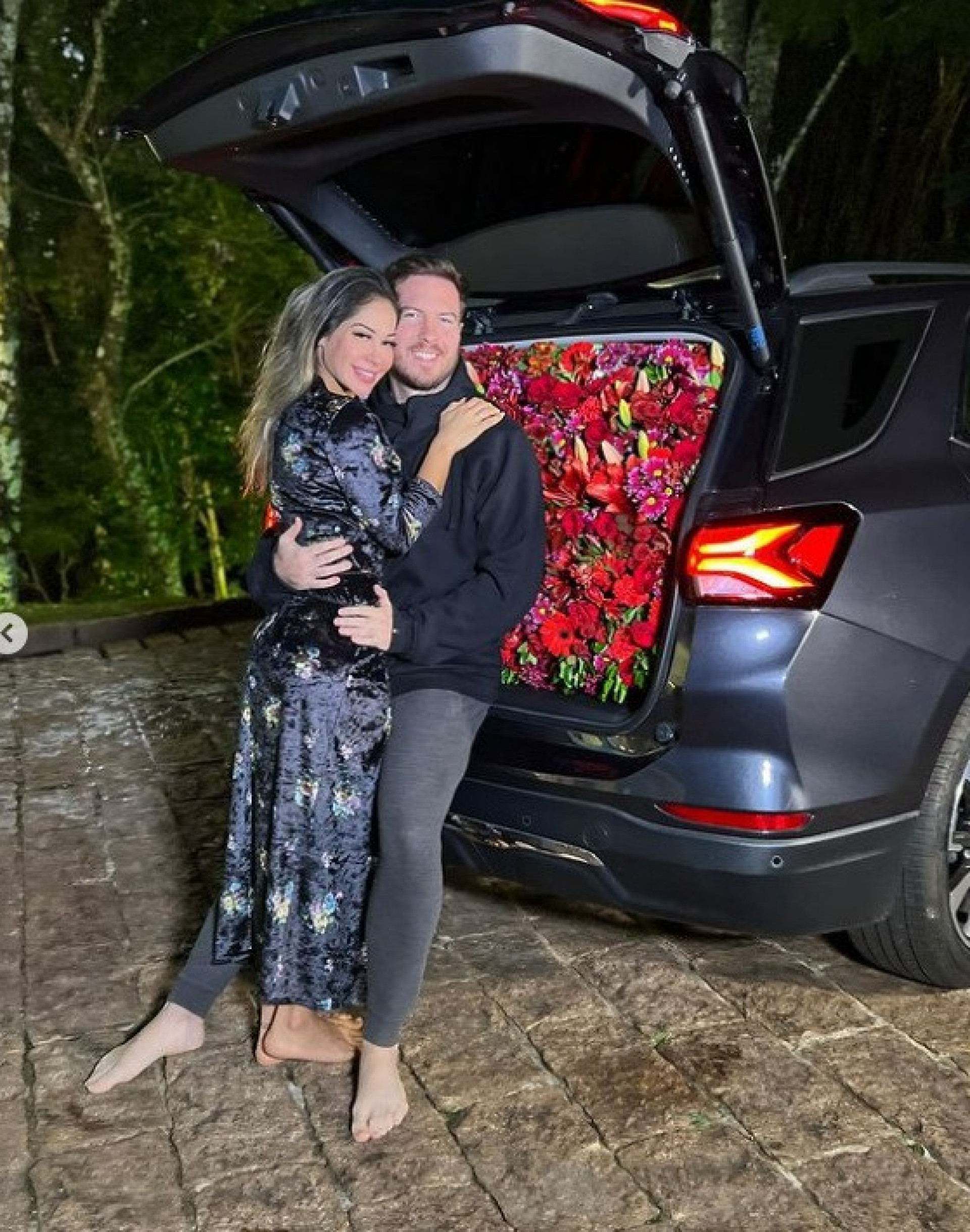 Thiago Nigro presenteia Maíra Cardi com carro de luxo - Reprodução do Instagram
