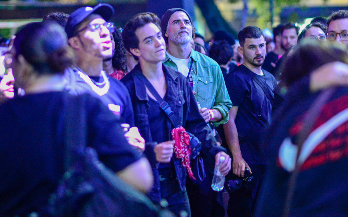  Reynaldo Gianecchini curte show de Marina Sena