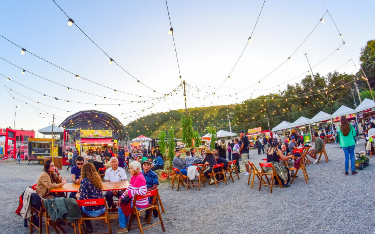 Penúltima noite da Festa do Tomate repetiu sucesso