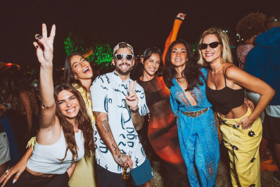 Famosos prestigiam show do Natiruts na Zona Oeste do Rio