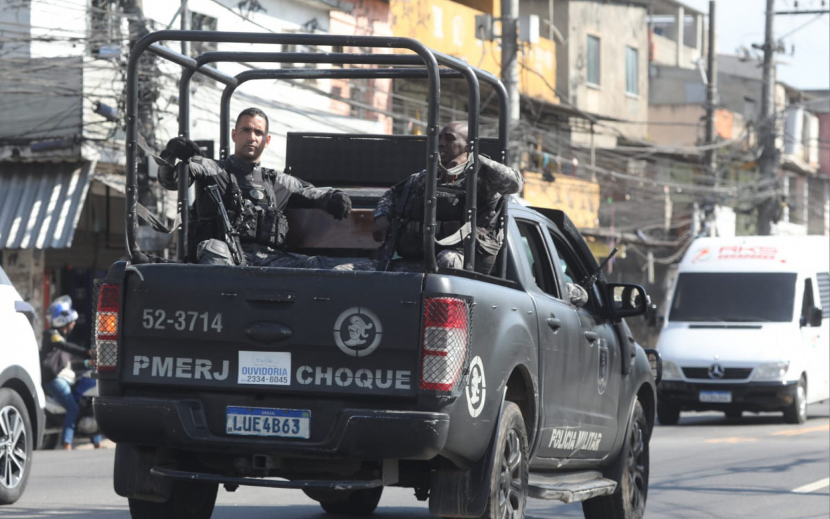 Durante a ação, moradores registram intenso tiroteio na Cidade de Deus - Pedro Ivo/Agência O DIA