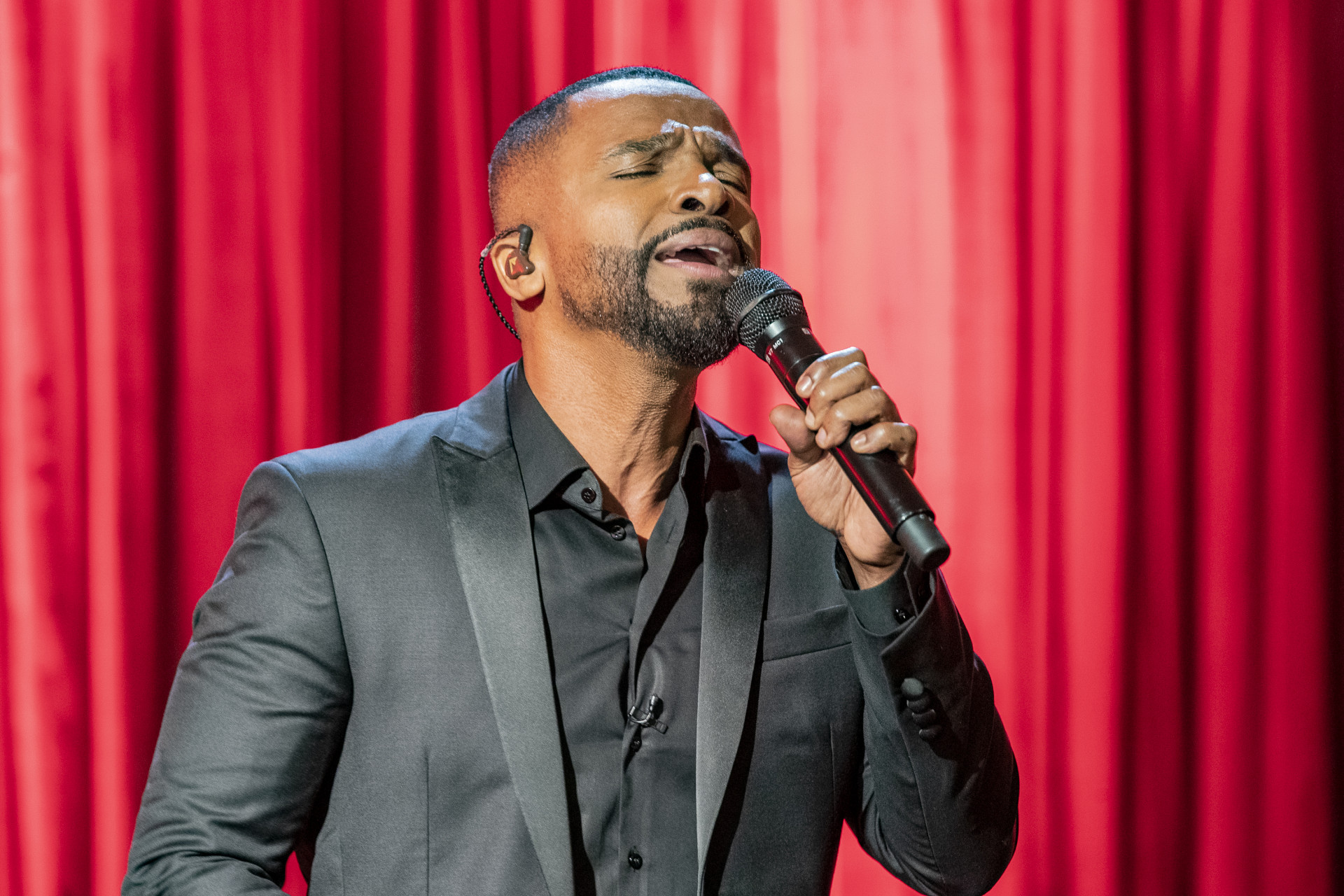 Especial 'Som Brasil Apresenta: Alexandre Pires' será exibido nesta quarta-feira, após 'Terra e Paixão', na TV Globo - Globo/Fábio Rocha