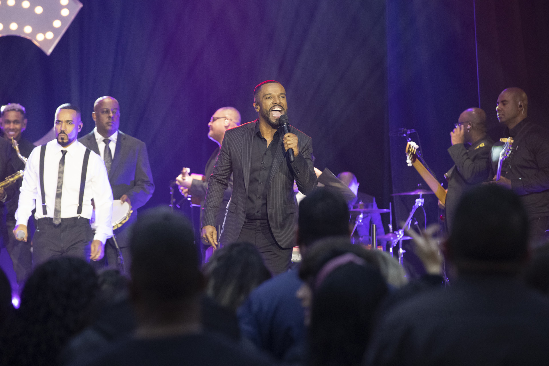 Especial 'Som Brasil Apresenta: Alexandre Pires' será exibido nesta quarta-feira, após 'Terra e Paixão', na TV Globo - Globo/Fábio Rocha