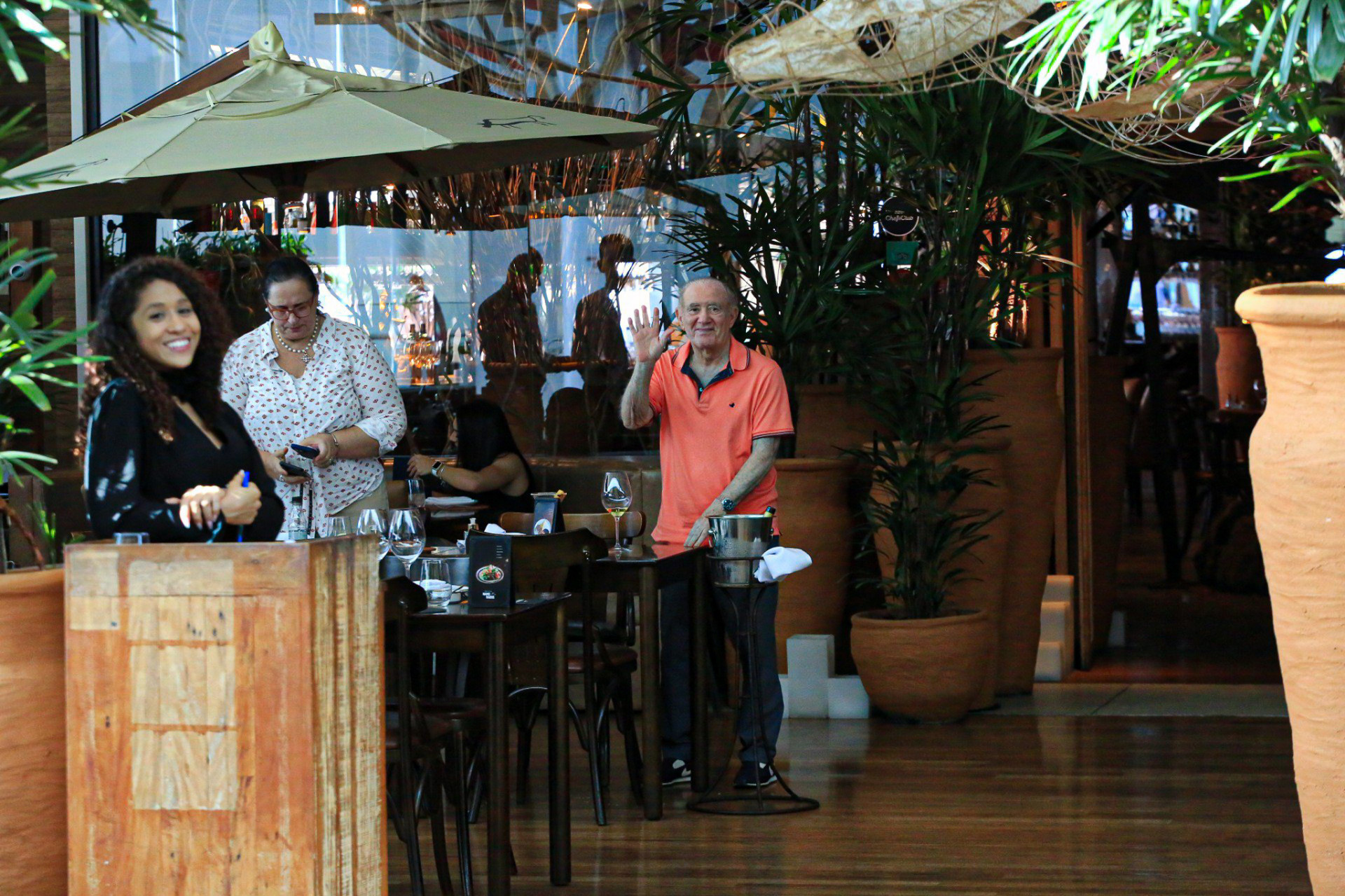 Renato Aragão e a esposa Lilian em shopping no Rio - Edson Aipim/Ag. News