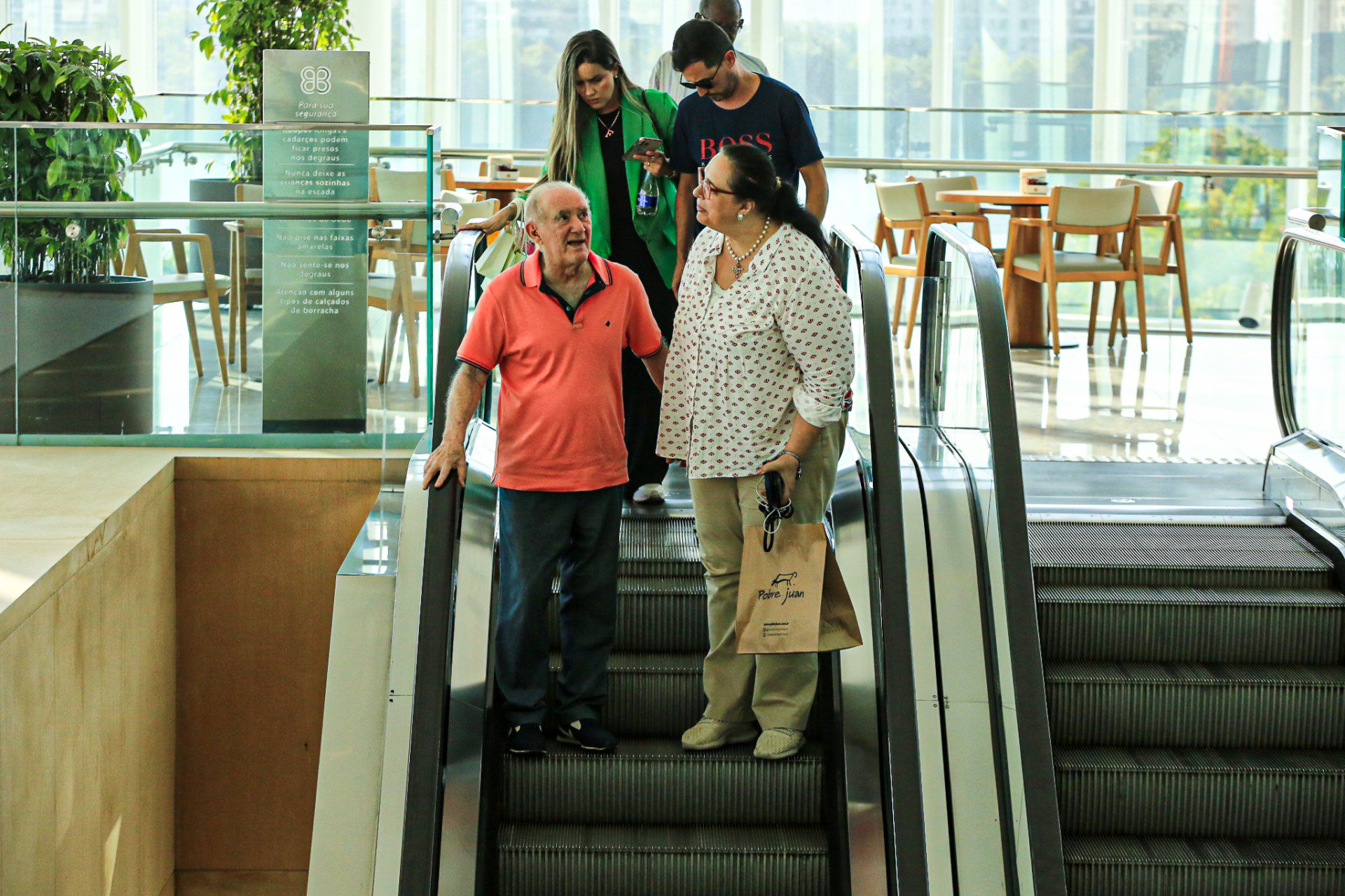 Renato Aragão e a esposa Lilian em shopping no Rio - Edson Aipim/Ag. News