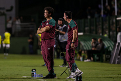 Fluminense repete erros e vive pior fase defensiva na era Diniz