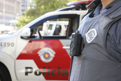 Tarcísio sanciona reajuste de 20% em salários de policiais de SP
