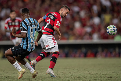 Sampaoli e jogadores do Flamengo criticam gramado do Maracanã