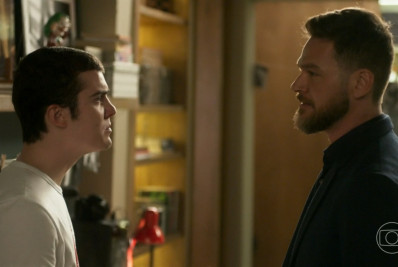 Internet reage à cena de Theo e Rafa cantando Cazuza em 'Vai na Fé'