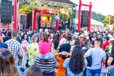 Diversão para famílias e romantismo marcam último dia da Festa do Tomate