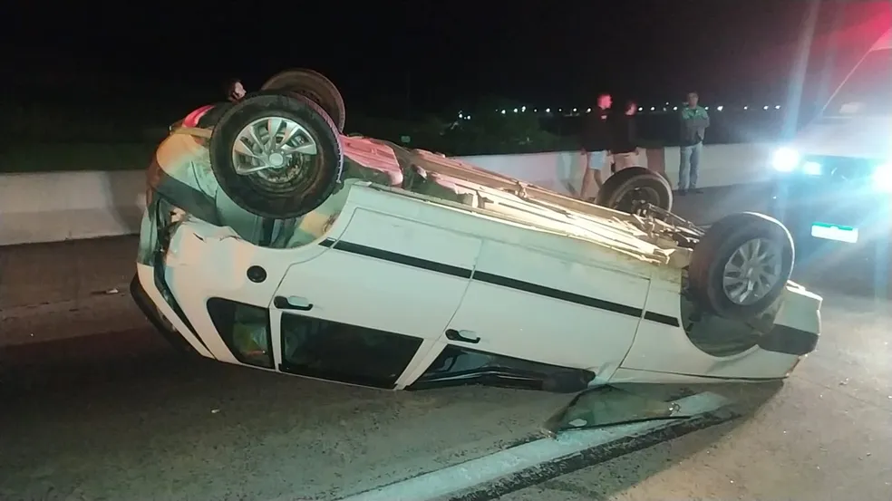 Quatro pessoas ficam feridas em acidente na Dutra, em Porto Real