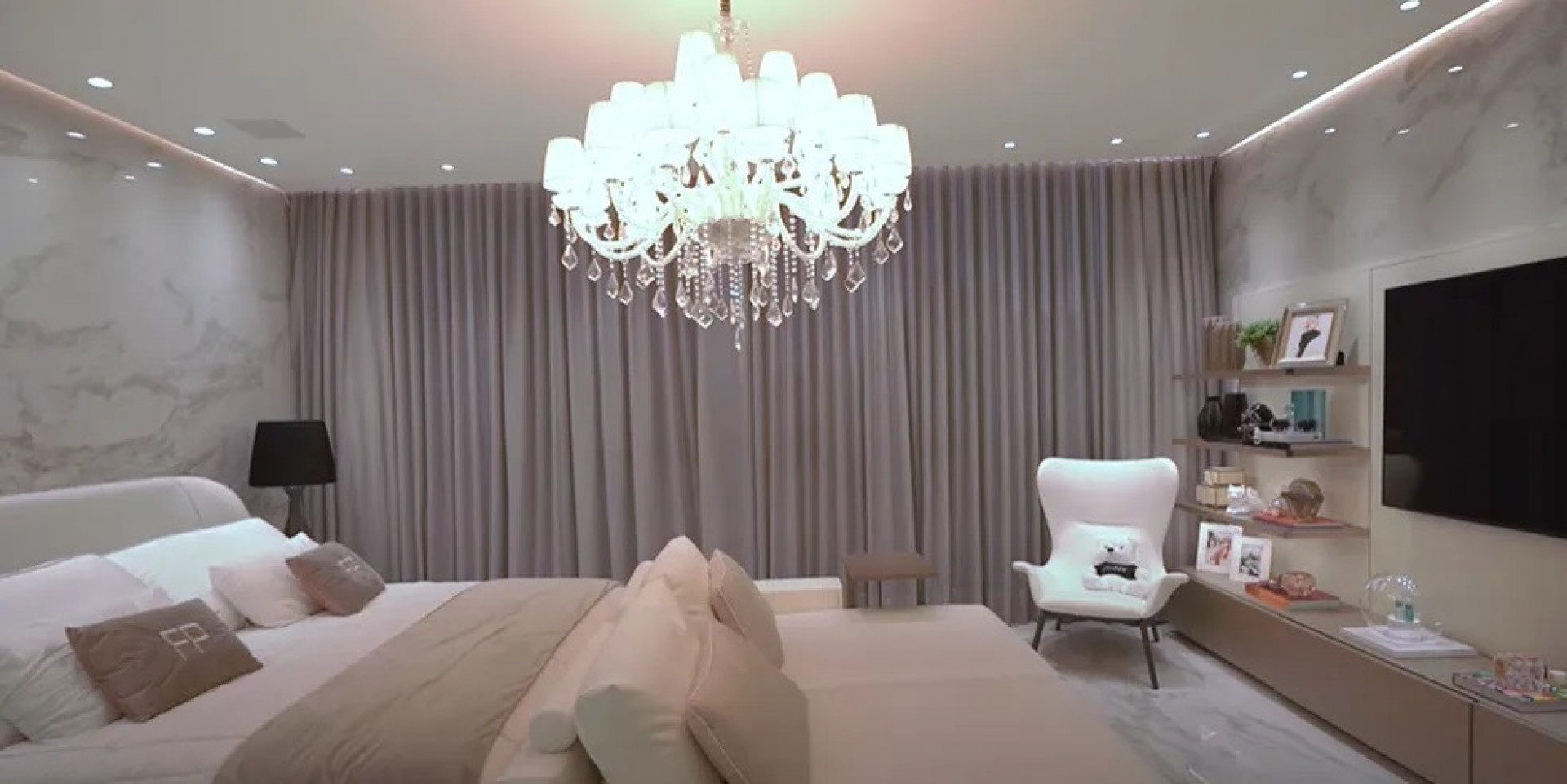 Flavia Pavanelli mostra casa luxuosa para Lucas Rangel - Reprodução / YouTube