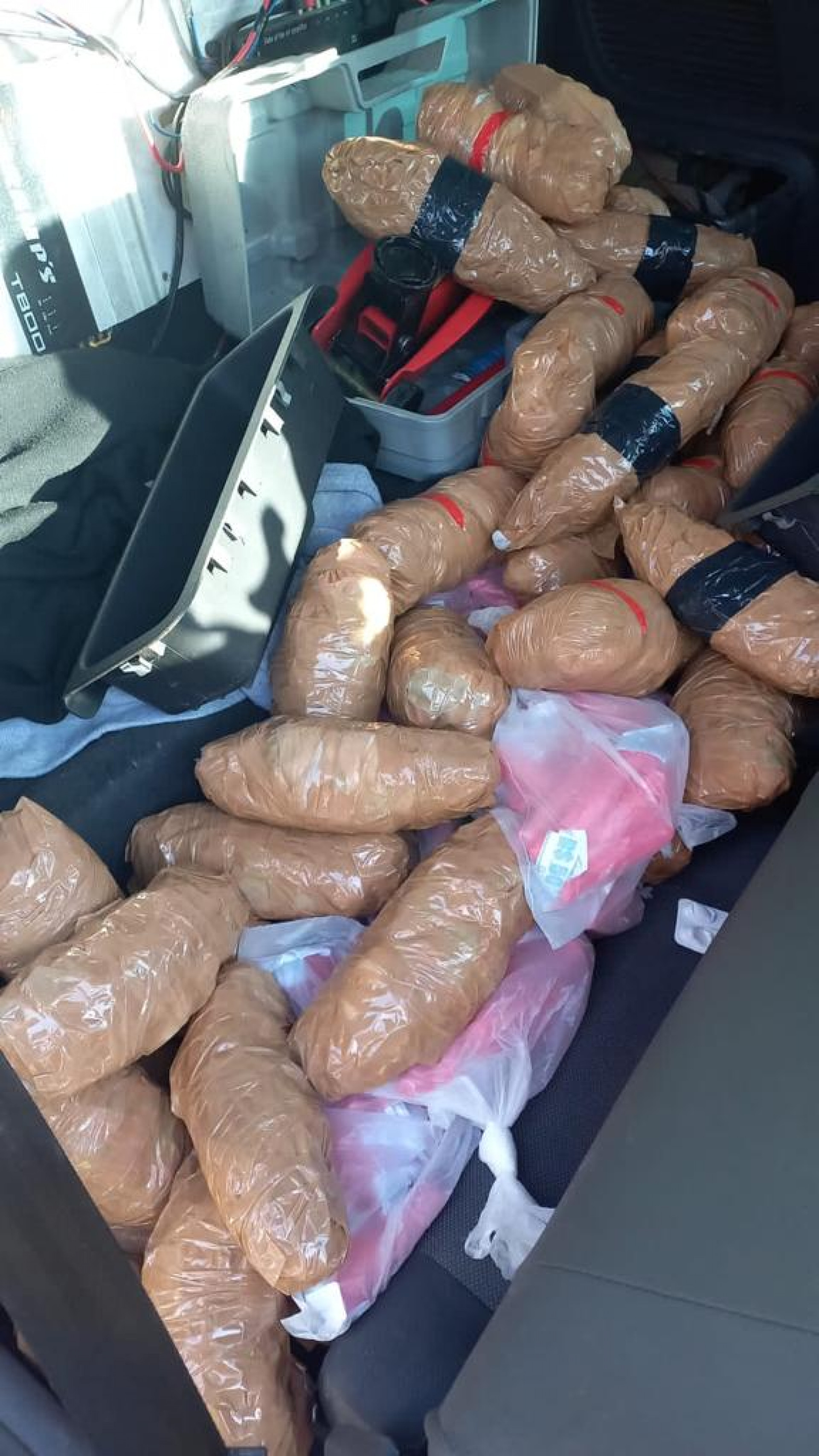 Ele será processado pelo crime de tráfico de drogas e, se condenado, poderá cumprir uma pena de até 15 anos de prisão. - Letycia Rocha (RC24h)