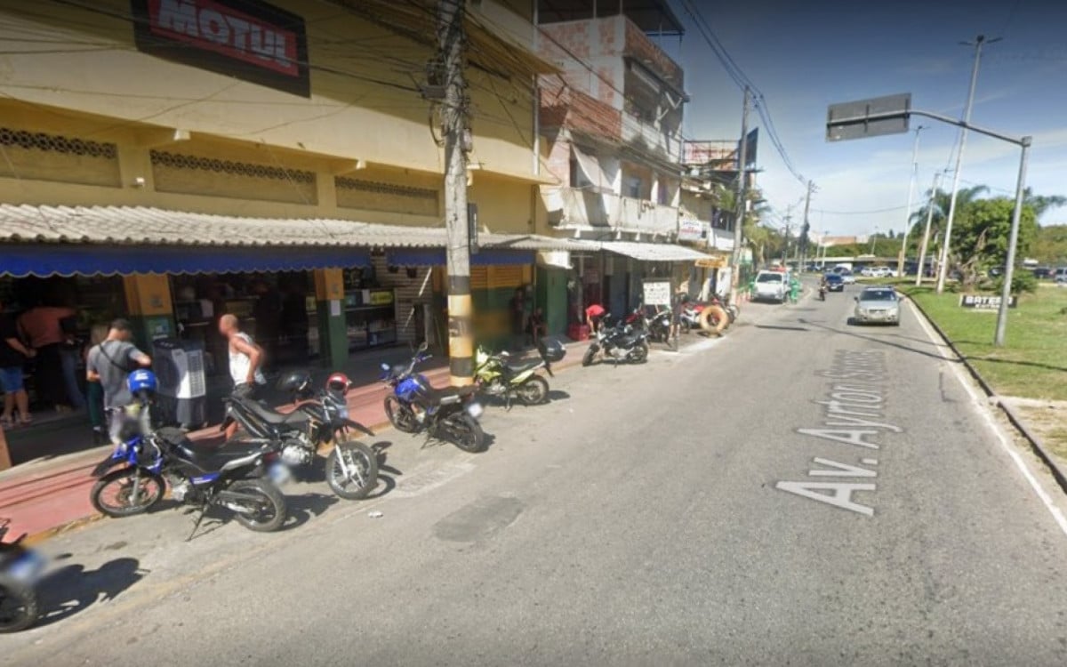 Homicídio aconteceu na Avenida Ayrton Senna, na frente de uma loja de peças para motos, na Gardênia Azul - Google Street View