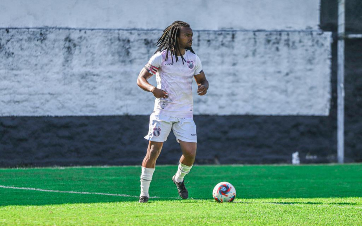 O capit&atilde;o Victor Hugo foi elogiado pela imprensa e pessoas que acompanharam a partida devido a sua habilidade e lideran&ccedil;a durante a partida