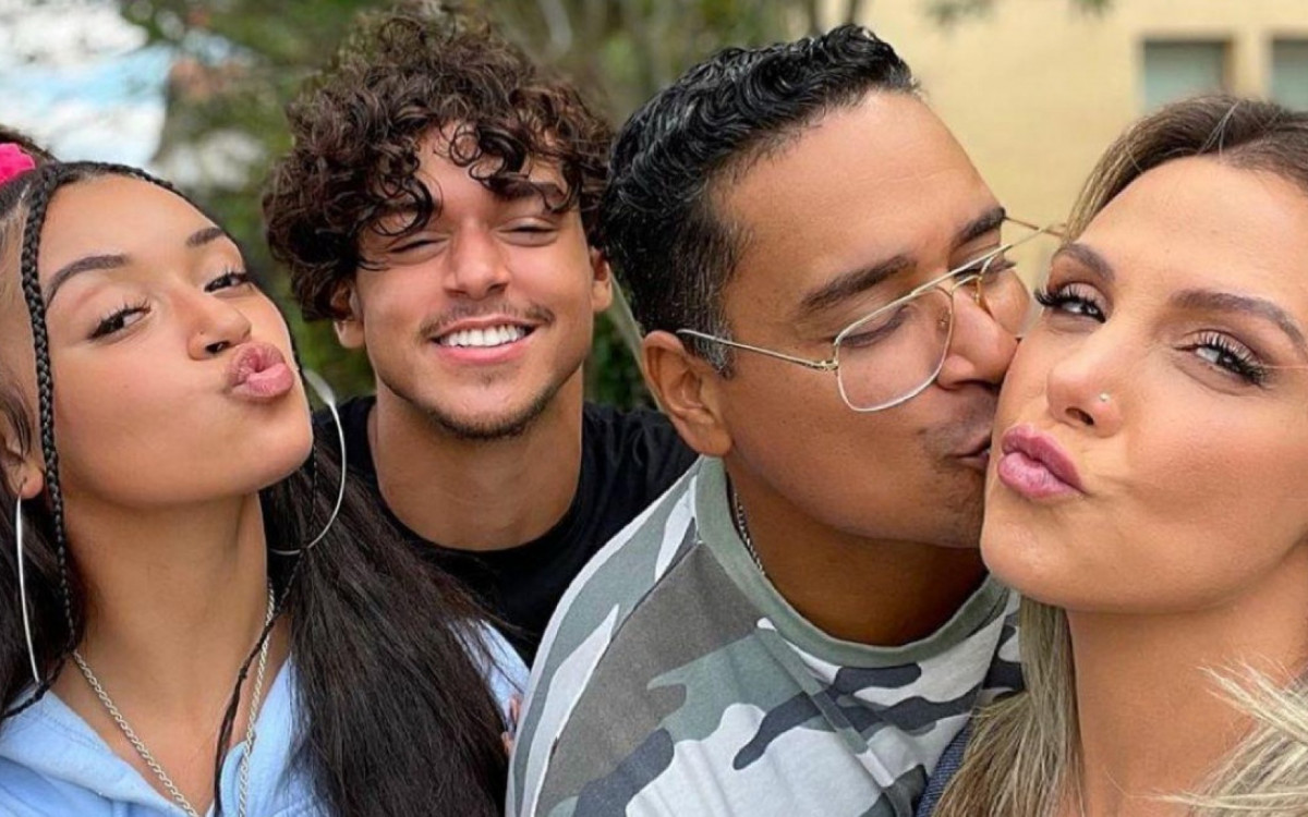 Xanddy E Carla Perez Comemoram Anos De Casamento Com Viagem Rom Ntica Celebridades O Dia