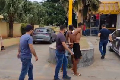 Criminosos são presos escondidos em casa de moradora em São Pedro da Aldeia