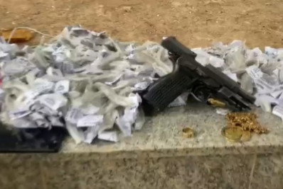 PM prende traficante com drogas e pistola argentina no Castelar em Belford Roxo