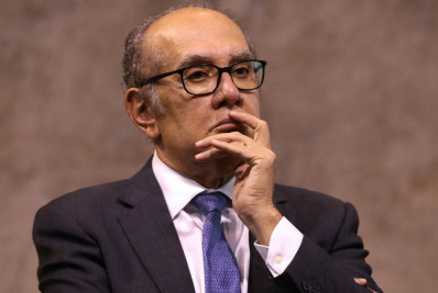 Gilmar Mendes toma posse na cadeira de ministro substituto no TSE