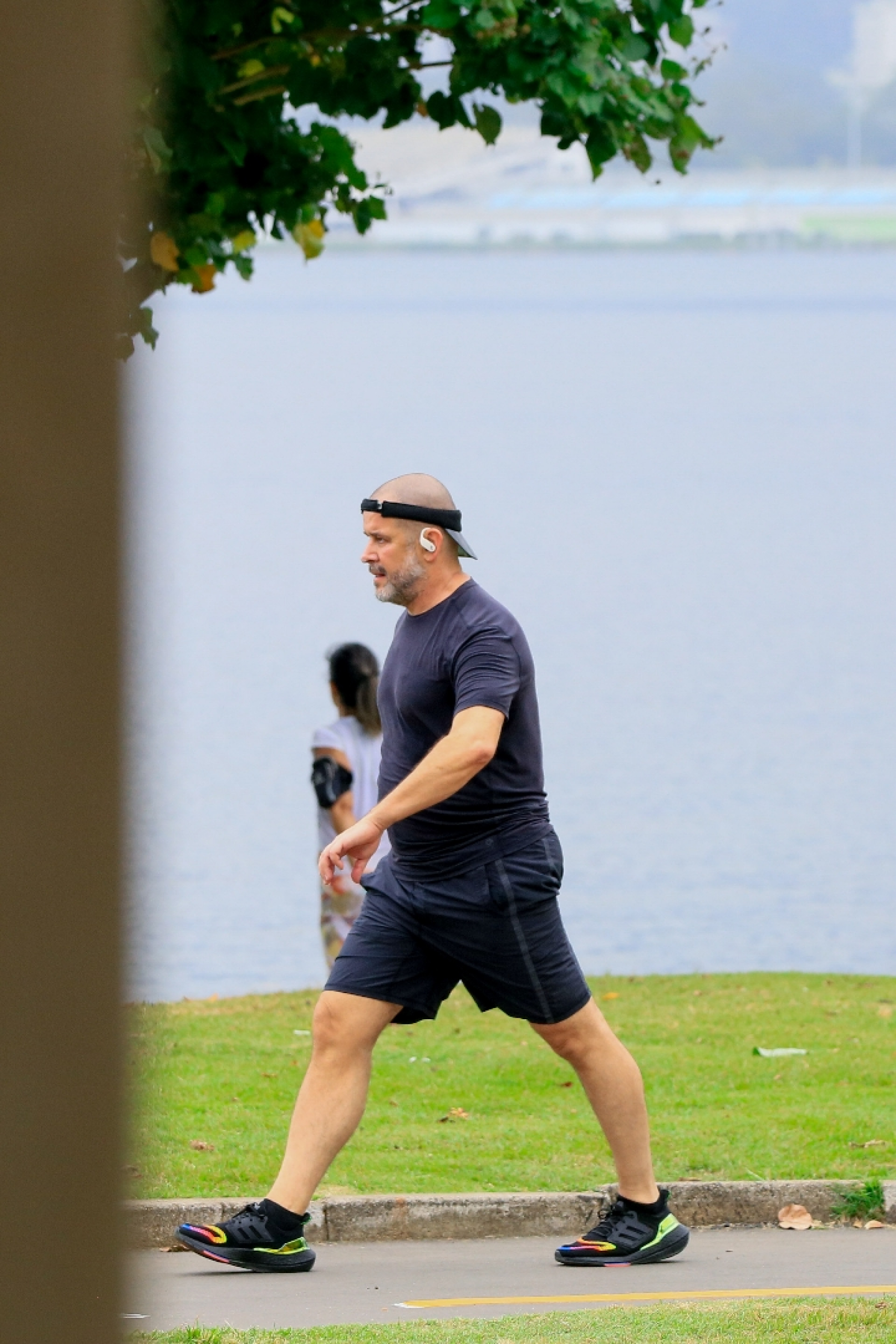 Murilo Benício pratica caminhada na Lagoa Rodrigo de Freitas, na Zona Sul do Rio - JC Pereira/ Agnews