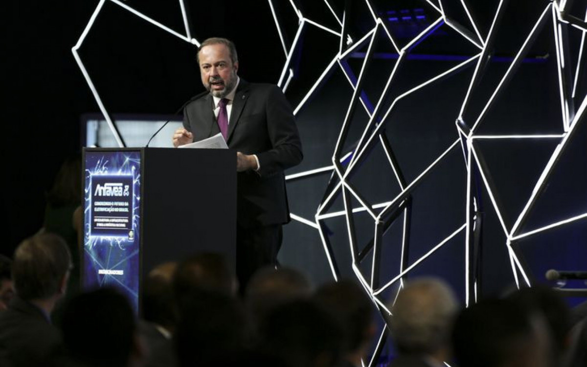 Ministro de Minas e Energia, Alexandre Silveira, durante a abertura do evento "Anfavea: Conduzindo o Futuro da Eletrificação no Brasil"