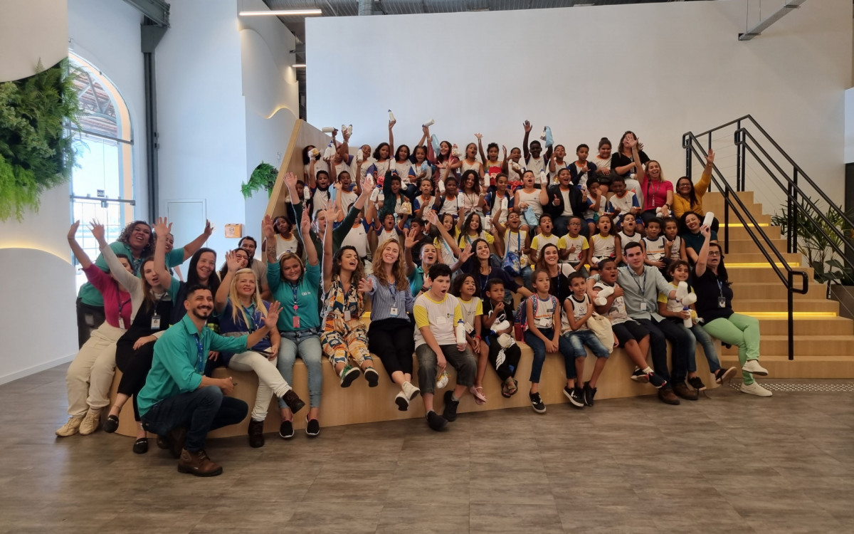 Estudantes conhecem o novo sistema de monitoramento do abastecimento da Baixada Fluminense - Divulga&ccedil;&atilde;o