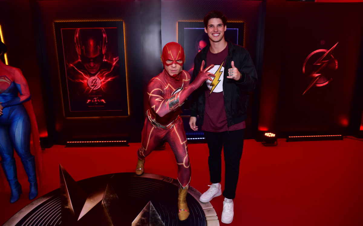 Gabriel Fop prestigia a pré-estreia de \'Flash\'