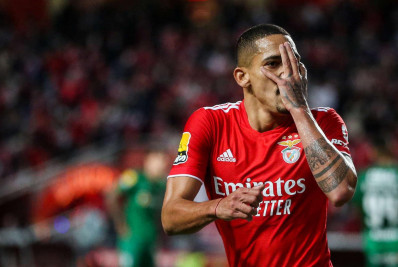 Representantes do Grupo City se reúnem com empresário de Gilberto, se acertam com o jogador e vão conversar com o Benfica