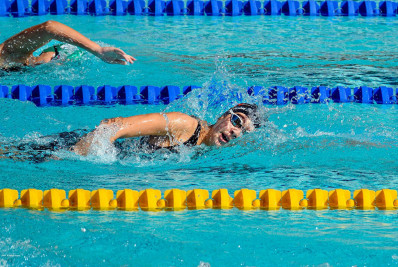 Nadadora campista coleciona títulos e representa o Flamengo no Brasileiro Infantil
