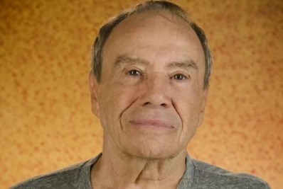 Após ser internado, Stênio Garcia recebe alta hospitalar