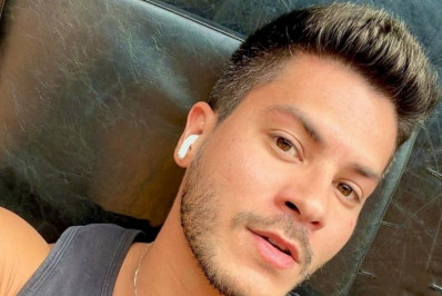 'Estou muito feliz', diz Arthur Aguiar após assumir namoro