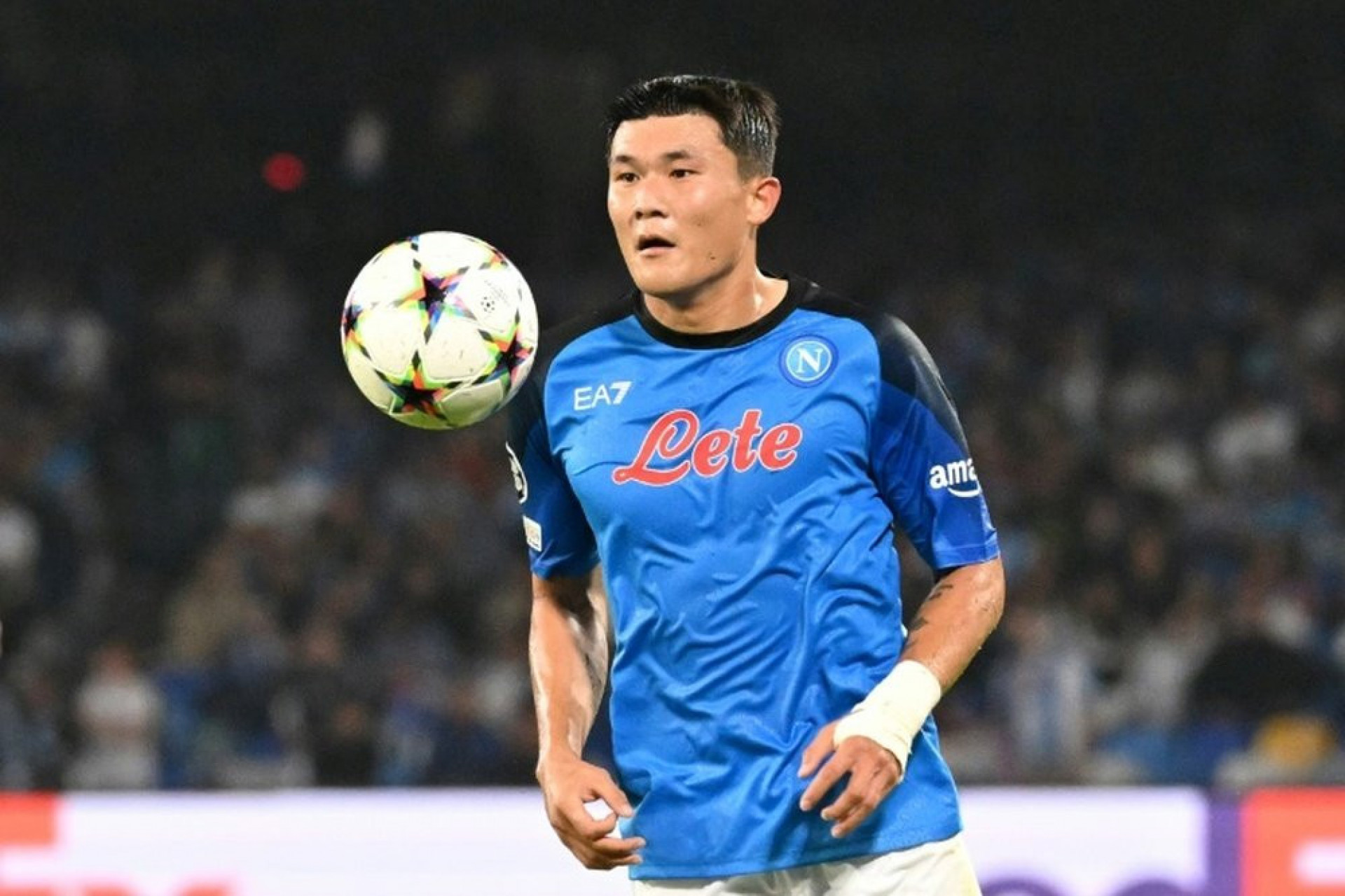 Kim Min-jae em ação pelo Napoli - AFP