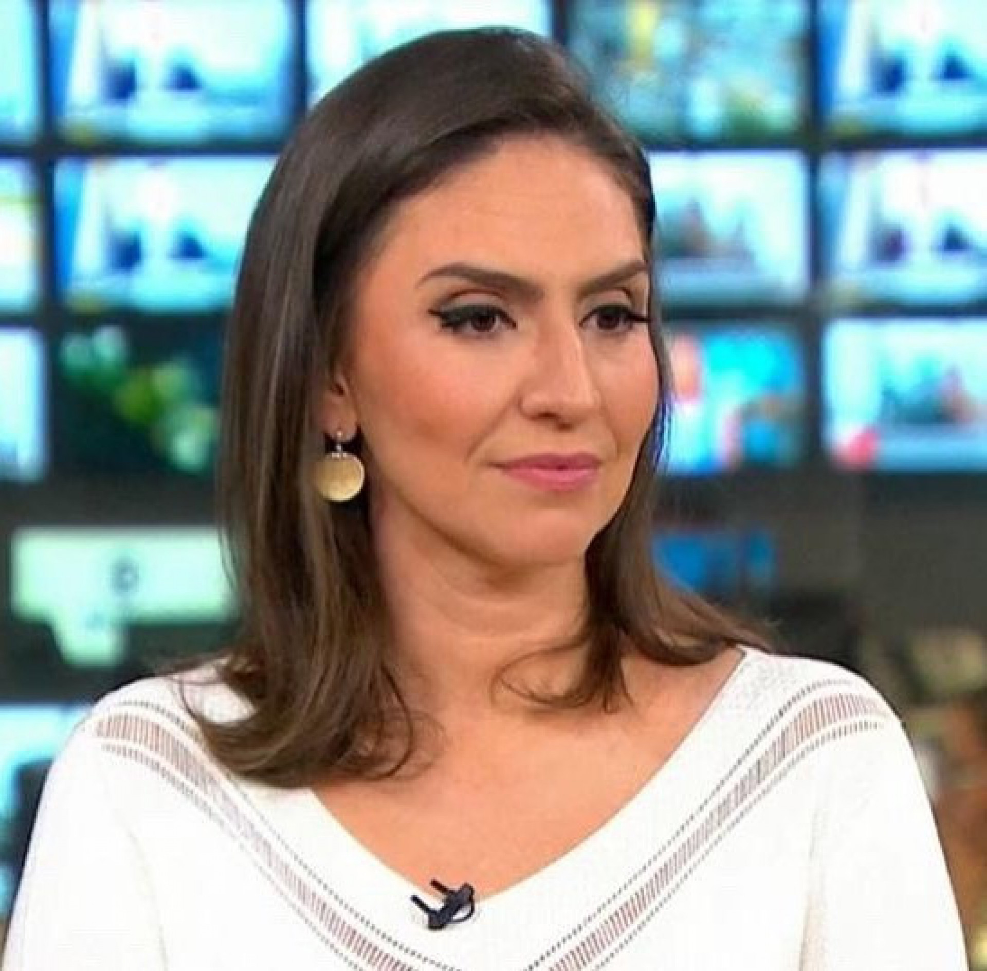 Cecilia Flesch, da Globonews, é demitida após criticar emissora Cecilia Flesch, da Globonews, é demitida após criticar emissora