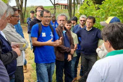 Produtores locais de uva fazem visita técnica a vinícolas em Minas Gerais