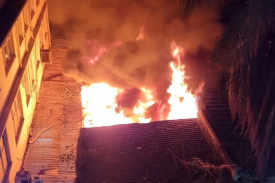 Loja de tintas é atingida por incêndio em São Cristóvão