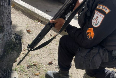 Homem é preso e menor apreendido por tráfico de drogas em Cabo Frio