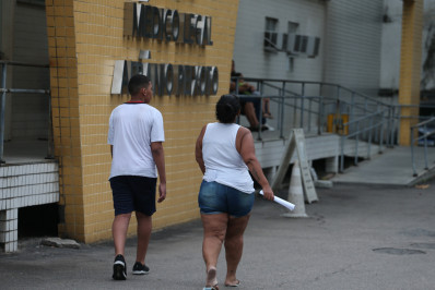 Jovem de 13 anos é agredido por colegas em escola: 'Ainda vão enfiar uma faca no meu filho'