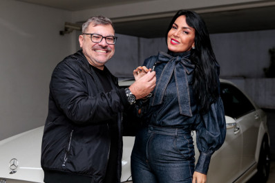 Apresentadora da Band Rio compra Mercedes de Hebe Camargo