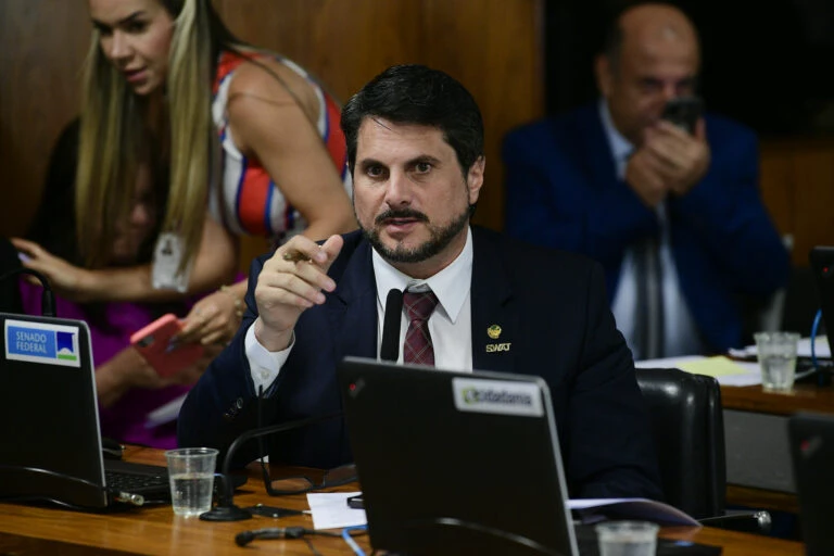 Marcos do Val diz que operação é 'tentativa de intimidá-lo' e admite ter mentido à imprensa