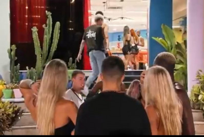 Reality Show exibe o maior beijo gay da história dos realitys