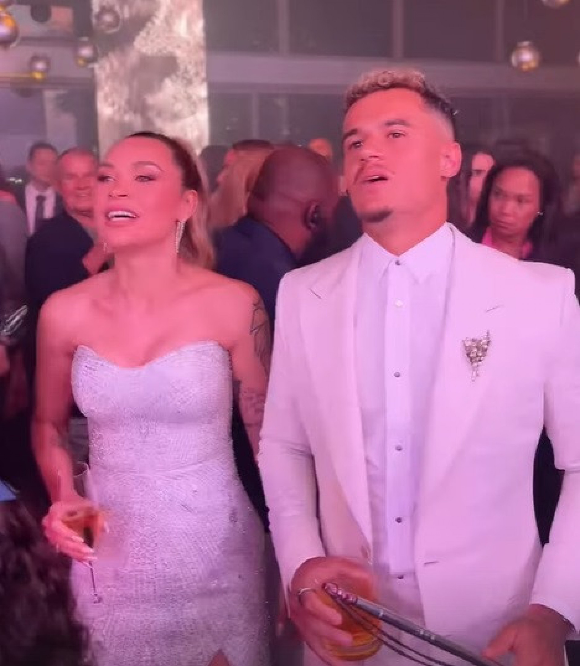 Philippe Coutinho e Ainê renovam votos de casamento  - Reprodução do Instagram