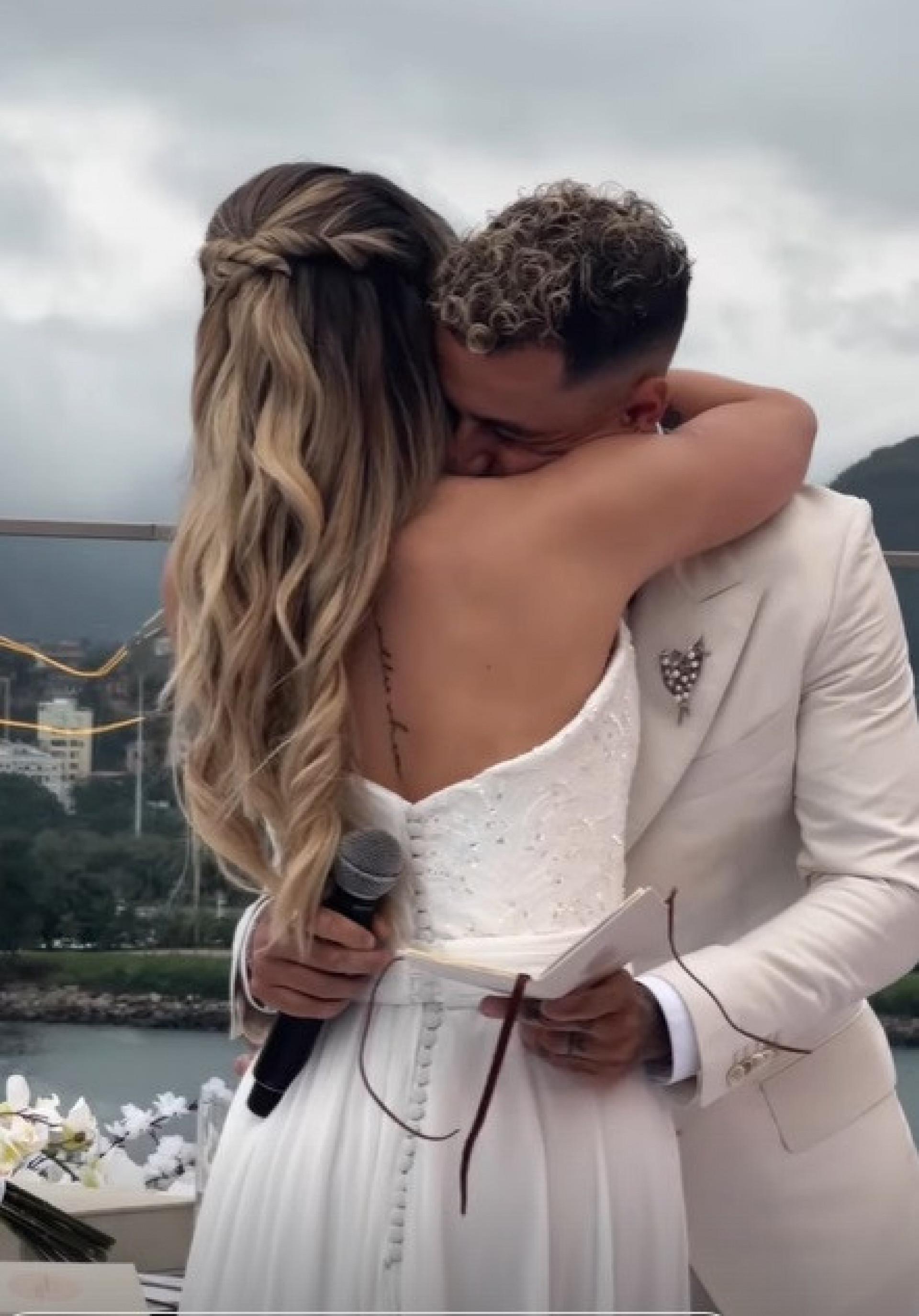 Philippe Coutinho e Ainê renovam votos de casamento  - Reprodução do Instagram