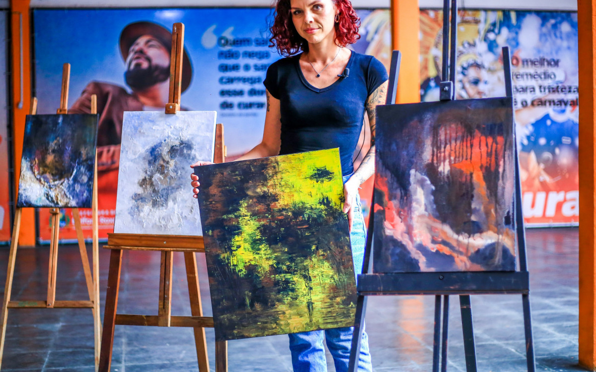 Para a exposi&ccedil;&atilde;o, Shirlei Gall pintou um quadro que expressa a dor, a ang&uacute;stia e o desespero de um gol perdido