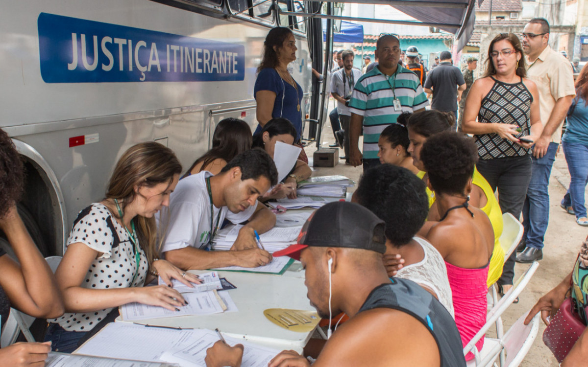 Moradores poder&atilde;o fazer carteira de identidade, al&eacute;m de regularizar t&iacute;tulo de eleitor e buscar emprego
