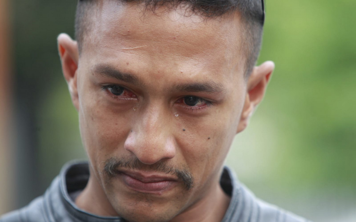 &Iacute;caro Ramos Ferreira, irm&atilde;o de Ingrid Ramos Ferreira, 41, estive no IML para liberar o corpo, nesta sexta-feira